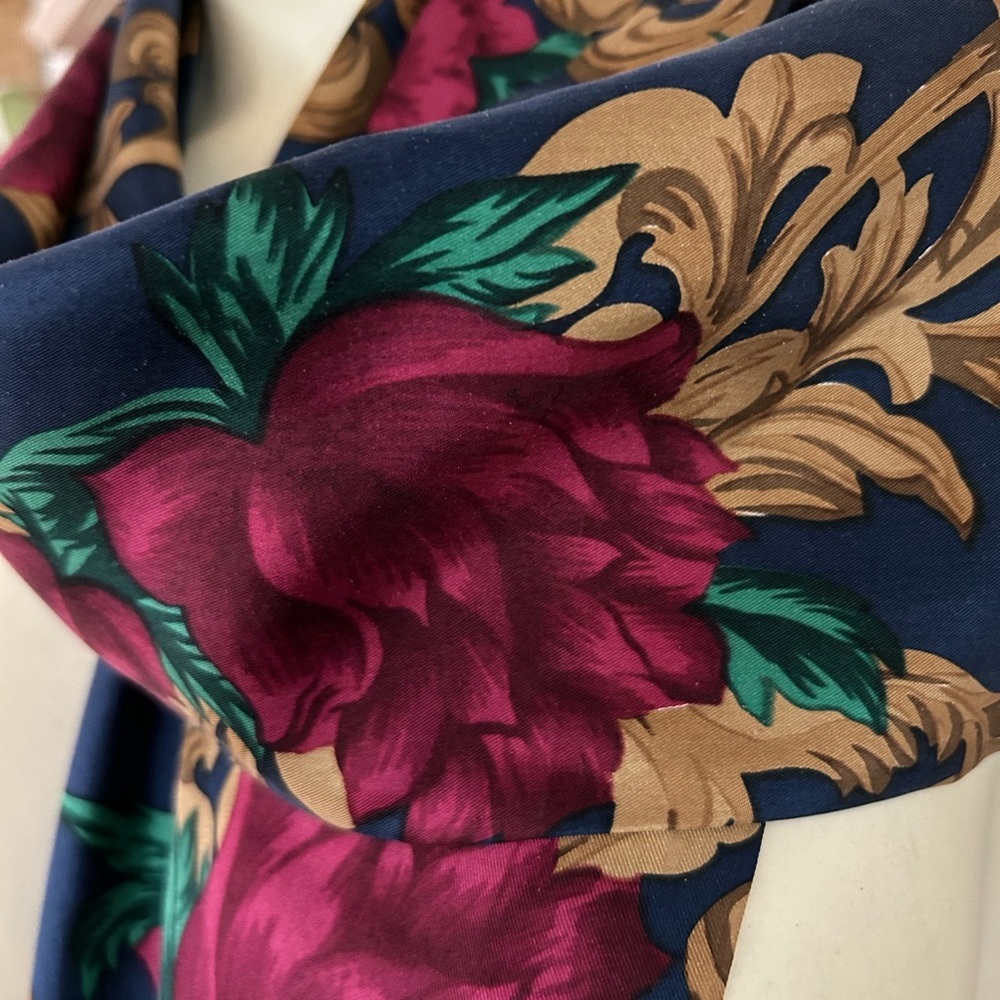 Vintage Blue Floral Print Scarf with Fringe - Picture 3 of 4